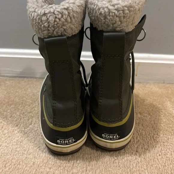 Sorel boots - Picture 4 of 7